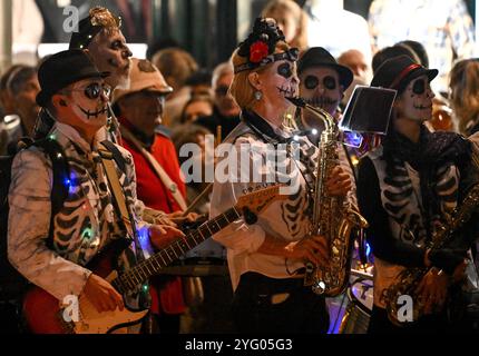 Lewes, Royaume-Uni. 05 novembre 2024. Participants aux célébrations du Lewes Bonfire, East Sussex, Lewes, Royaume-Uni. Crédit : LFP/Alamy Live News Banque D'Images