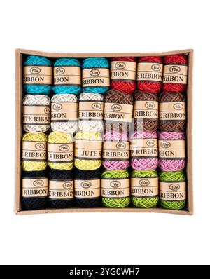 Ensemble de ruban de jute multicolore pour emballage cadeau, passe-temps et artisanat Banque D'Images