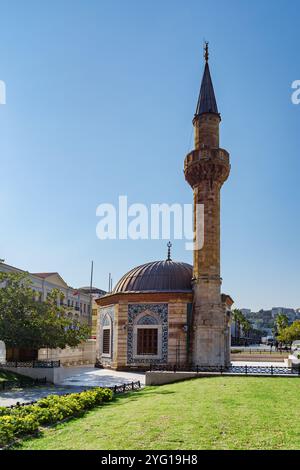 Vue panoramique de la mosquée Konak (mosquée Yali) à Izmir, Turquie Banque D'Images