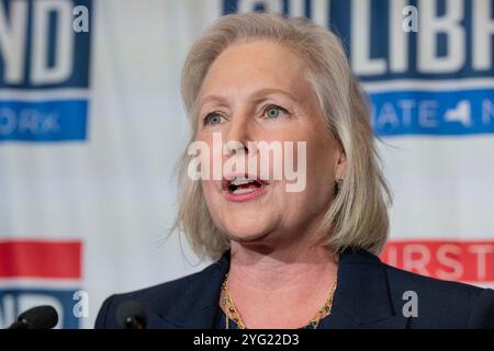 New York, New York, États-Unis. 5 novembre 2024. La sénatrice Kirsten Gillibrand parle lors de la fête de la victoire à l'hôtel Chelsea à New York pour sa candidature à être réélue au Sénat américain de l'État de New York. (Crédit image : © Lev Radin/Pacific Press via ZUMA Press Wire) USAGE ÉDITORIAL SEULEMENT! Non destiné à UN USAGE commercial ! Banque D'Images