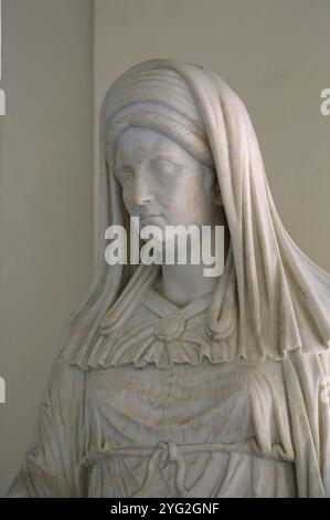 Vestalis Maxima avec une couronne murale. Prêtresses de Vesta. Rome. Maison des Vierges Vestales. Forum romain. iie siècle. Musée national romain (Thermes de Di Banque D'Images