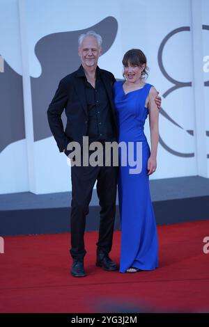 Yngve Saether et Hege Hauff Hvattum assistent au tapis rouge 'Kjaerlighet' lors du 81ème Festival International du film de Venise à Venise le 6 septembre 2024. Banque D'Images