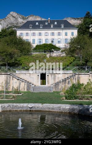 Le manoir du domaine de Charance, siège du conservatoire botanique et quartier général du parc national des Écrins Banque D'Images