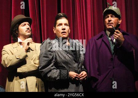 Manuel Mairhofer, Katy Karrenbauer und Jan Sosniok BEI der Probe zum Theaterstueck „Sherlock Holmes : Der Fall Moriarty“ AM 6.11.2024 in der Komoedie W Banque D'Images