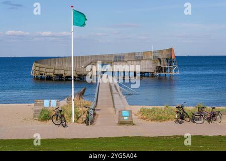 Kastrup bain de mer, abri pour la baignade, Snegen, Oresund, Copenhague, Danemark, journée ensoleillée d'été Banque D'Images