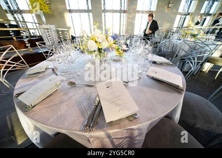 Ambiance lors des Gerald Loeb Awards 2024 présentés par UCLA Anderson, qui se sont tenus à la Rainbow Room à New York City, New York, USA, le jeudi 10 octobre 2024. Crédit : Jennifer Graylock-Graylock.com Banque D'Images