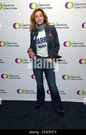 BEVERLY HILLS, CA - 05 NOVEMBRE : Sharon Lawrence à la Creative Coalition célèbre la soirée électorale avec une soirée Star-Studded Dinner & Watch Party Los Angeles en première au Saban Theatre le 05 novembre 2024 à Beverly Hills, Californie. Crédit Faye Sadou/MediaPunch Banque D'Images