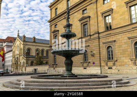 Fontaine Kronprinz-Rupprecht-Brunnen près de Marstallplatz à Munich, Allemagne en Europe Banque D'Images