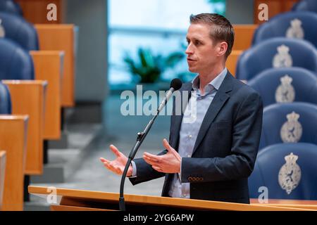 DEN HAAG, PAYS-BAS - 17 AVRIL : Michiel van Nispen (SP) lors du débat plénier à la Tweede Kamer le 17 avril 2024 à Den Haag, pays-Bas (photo de John Beckmann/Orange Pictures) Banque D'Images