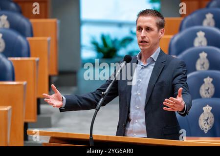 DEN HAAG, PAYS-BAS - 17 AVRIL : Michiel van Nispen (SP) lors du débat plénier à la Tweede Kamer le 17 avril 2024 à Den Haag, pays-Bas (photo de John Beckmann/Orange Pictures) Banque D'Images