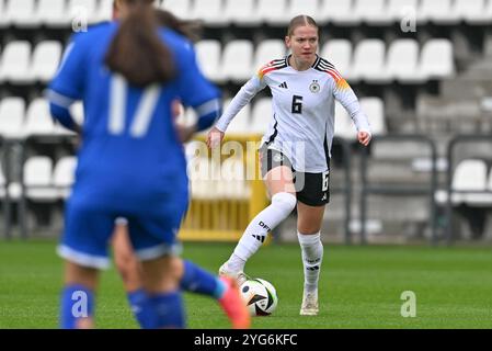 Tubize, Belgique. 06 novembre 2024. Marie Gmeineder (6 ans), de l'Allemagne, photographiée lors d'un match de football opposant les équipes nationales féminines de moins de 17 ans de Bosnie-Herzégovine et d'Allemagne lors de la compétition féminine des moins de 17 ans de l'UEFA ronde 1 jour 2 dans le groupe A2, le mercredi 6 novembre 2024 à Tubize, Belgique . Crédit : Sportpix/Alamy Live News Banque D'Images