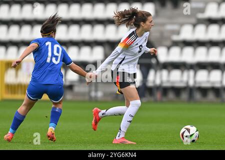 Tubize, Belgique. 06 novembre 2024. Lotta Wrede (8) d'Allemagne photographiée lors d'un match de football entre les équipes nationales féminines de moins de 17 ans de Bosnie-Herzégovine et d'Allemagne dans la compétition féminine des moins de 17 ans de l'UEFA ronde 1 jour 2 dans le groupe A2 le mercredi 6 novembre 2024 à Tubize, Belgique . Crédit : Sportpix/Alamy Live News Banque D'Images