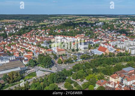 Luftaufnahme der Stadt Ansbach an der Fränkischen Rezat im Sommer Ausblick auf Ansbach, Bezirkshauptstadt MIttelfrankens in Bayern Ansbach Stadtgraben Banque D'Images