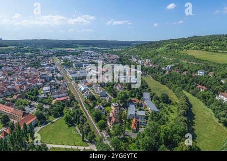 Blick auf Bad Mergentheim rund um den Kurpark im Württembergischen Tauberfranken Die Kurstadt Bad Mergentheim im Lieblichen Taubertal von oben Bad mer Banque D'Images