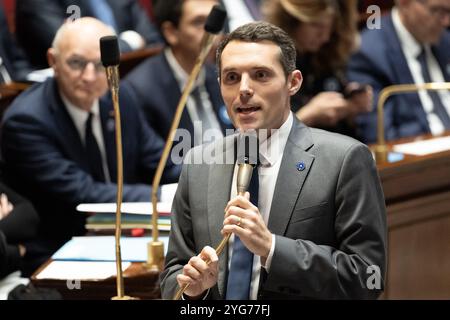 Paris, France. 06 novembre 2024. Alexandre Portier, vice-ministre français nouvellement nommé à la réussite académique et professionnelle, assiste à une séance de questions au Gouvernement à l’Assemblée nationale française, le 6 novembre 2024 à Paris, France. Photo de David NIVIERE/ABACAPRESS. COM Credit : Abaca Press/Alamy Live News Banque D'Images