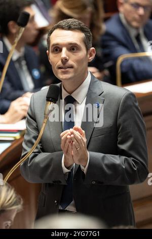 Paris, France. 06 novembre 2024. Alexandre Portier, vice-ministre français nouvellement nommé à la réussite académique et professionnelle, assiste à une séance de questions au Gouvernement à l’Assemblée nationale française, le 6 novembre 2024 à Paris, France. Photo de David NIVIERE/ABACAPRESS. COM Credit : Abaca Press/Alamy Live News Banque D'Images