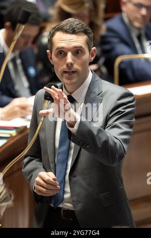 Paris, France. 06 novembre 2024. Alexandre Portier, vice-ministre français nouvellement nommé à la réussite académique et professionnelle, assiste à une séance de questions au Gouvernement à l’Assemblée nationale française, le 6 novembre 2024 à Paris, France. Photo de David NIVIERE/ABACAPRESS. COM Credit : Abaca Press/Alamy Live News Banque D'Images