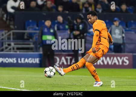 Gelsenkirchen, Deutschland. 06 novembre 2024. Eguinaldo (FC Shakhtar Donetsk, 7) UEFA Champions League : FC Shakhtar Donetsk - BSC Young Boys ; Arena AufSchalke, Gelsenkirchen ; 06.11.2024 crédit : dpa/Alamy Live News Banque D'Images