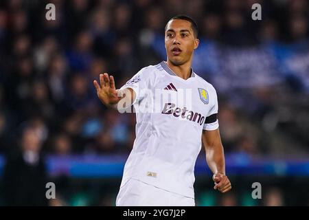 Bruges, Belgique. 06 novembre 2024. BRUGES, BELGIQUE - 6 NOVEMBRE : Youri Tielemans de l'Aston Villa FC fait des gestes lors du match MD4 de l'UEFA Champions League 2024/25 League phase entre le Club Brugge KV et l'Aston Villa FC au Jan Breydelstadion le 6 novembre 2024 à Bruges, Belgique. (Photo de René Nijhuis/MB Media) crédit : MB Media solutions/Alamy Live News Banque D'Images