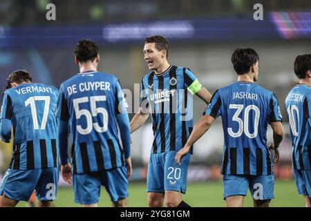 Bruges, Belgique. 06 novembre 2024. Les joueurs du club célèbrent après avoir remporté un match de football entre le belge Club Brugge KV et l'anglaise Aston Villa F.C., mercredi 06 novembre 2024 à Bruges, lors de la quatrième journée de la phase de la ligue de l'UEFA Champions League. BELGA PHOTO BRUNO FAHY crédit : Belga News Agency/Alamy Live News Banque D'Images