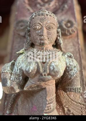 Statue hindoue, Sri Jagat Shiromani Temple situé dans la ville d'Amer , Jaipur , Rajasthan , Inde (achevé fin 16ème siècle / début du 17ème siècle) Banque D'Images