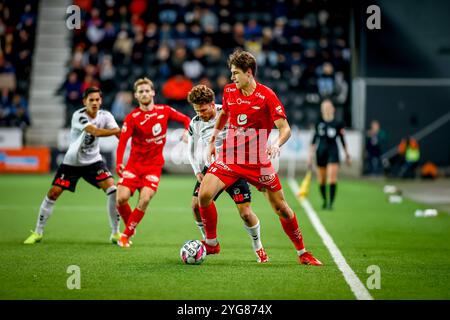 Skien, Norvège, 3 novembre 2024. Ole Didrik Blomberg de Brann sur le ballon dans le match Eliteserien entre ODD et Brann à Skagerak Arena. Crédit : Banque D'Images