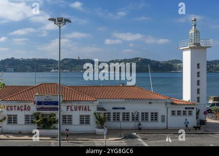 Façade extérieure du bâtiment Belem River Station Lighthouse, sur le Tage, ville de Lisbonne, capitale du Portugal, Europe Banque D'Images