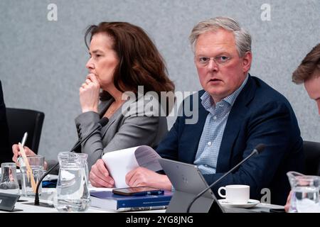 2024-04-17 Néerlandais Tweede Kamer débat plénier DEN HAAG, PAYS-BAS - 17 AVRIL : Folkert Idsinga NSC pendant le débat plénier à la Tweede Kamer le 17 avril 2024 à Den Haag, pays-Bas Den Haag Tweede Kamer pays-Bas contenu non disponible pour redistribution aux pays-Bas directement ou indirectement par des tiers. Droit d'auteur : xJohnxBeckmannx Banque D'Images