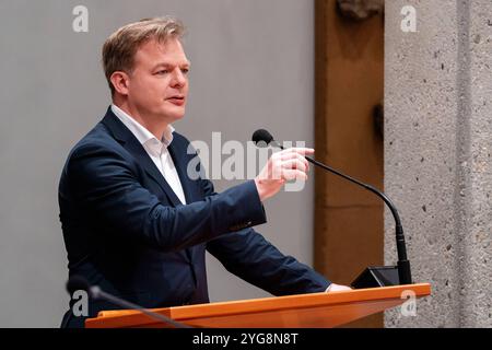 2024-04-09 Néerlandais Tweede Kamer débat plénier DEN HAAG, PAYS-BAS - 9 AVRIL : Pieter Omtzigt NSC lors du débat plénier à la Tweede Kamer le 9 avril 2024 à Den Haag, pays-Bas Den Haag Tweede Kamer pays-Bas contenu non disponible pour redistribution aux pays-Bas directement ou indirectement par des tiers. Droit d'auteur : xJohnxBeckmannx Banque D'Images