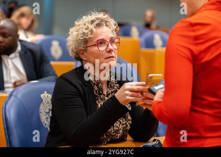 2024-01-16 Néerlandais Tweede Kamer heure des questions DEN HAAG, PAYS-BAS - 16 JANVIER : Wieke Paulusma D66 pendant l'heure des questions au Tweede Kamer le 16 janvier 2024 à Den Haag, pays-Bas Den Haag Tweede Kamer pays-Bas contenu non disponible pour redistribution aux pays-Bas directement ou indirectement par des tiers. Droit d'auteur : xJohnxBeckmannx Banque D'Images