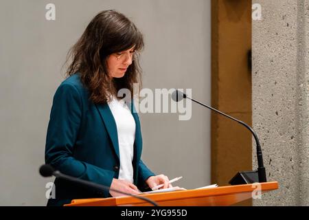 2024-02-01 Néerlandais Tweede Kamer débat plénier DEN HAAG, PAYS-BAS - 1er FÉVRIER : Ines Kostic PVDD lors du débat plénier au Tweede Kamer le 1er février 2024 à Den Haag, pays-Bas Den Haag Tweede Kamer pays-Bas contenu non disponible pour redistribution aux pays-Bas directement ou indirectement par des tiers. Droit d'auteur : xJohnxBeckmannx Banque D'Images