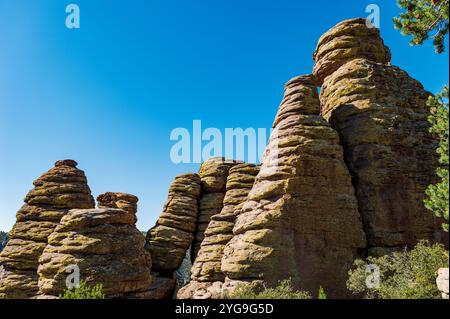 Grandes formations rocheuses ; Echo Canyon Trail ; Chiricahua National Monument ; Arizona ; États-Unis Banque D'Images