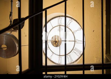 Villa General Belgrano, Cordoue, Argentine ; 20 août 2024 : vue intérieure de la tour de l'horloge Banque D'Images