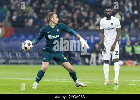 Gelsenkirchen, Deutschland. 06 novembre 2024. Dmytro Riznyk (FC Shakhtar Donetsk, 31) UEFA Champions League : FC Shakhtar Donetsk - BSC Young Boys ; Arena AufSchalke, Gelsenkirchen ; 06.11.2024 crédit : dpa/Alamy Live News Banque D'Images