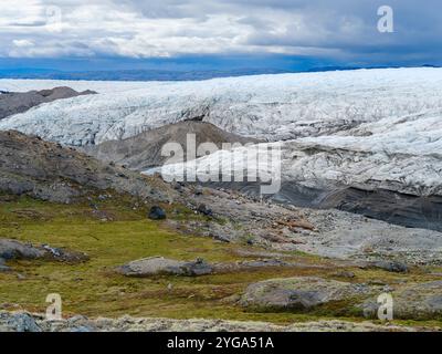 Bordure et moraine terminale de la calotte glaciaire du Groenland en fonte à l'Aasivissuit-Nipisat, patrimoine de l'UNESCO. Calotte glaciaire du Groenland près de Kangerlussuaq. Banque D'Images