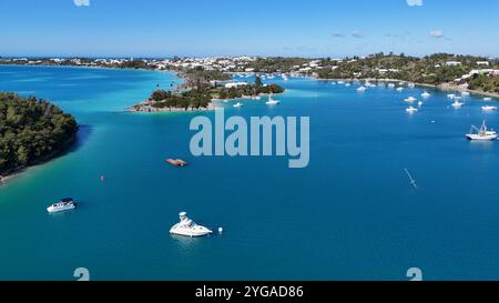 Ces photos ont été prises à l'aide d'un dji 4 mini pro lors d'une excursion en bateau dans la région d'Elys Harbor à Hamilton Bermudes Banque D'Images