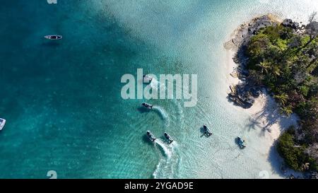 Ces photos ont été prises à l'aide d'un dji 4 mini pro lors d'une excursion en bateau dans la région d'Elys Harbor à Hamilton Bermudes Banque D'Images