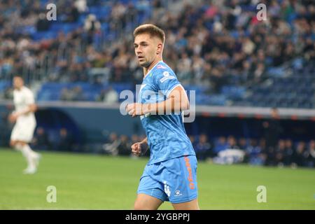 Saint-Pétersbourg, Russie. 06 novembre 2024. Yuri Gorshkov (4) de Zenit vu en action lors de la finale 1/4 de la Coupe de Russie en RPL, le premier match de football entre Zenit Saint-Pétersbourg et Akhmat Grozny à Gazprom Arena. Score final ; Zenit 3:0 Akhmat. (Photo de Maksim Konstantinov/SOPA images/SIPA USA) crédit : SIPA USA/Alamy Live News Banque D'Images