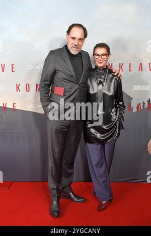 Thomas Loibl und Lisy Christl BEI der Premiere KONKLAVE im Delphi-Filmpalast à Berlin AM 06.11.2024 *** Thomas Loibl et Lisy Christl à la première de KONKLAVE au Delphi Filmpalast à Berlin le 06 11 2024 Banque D'Images