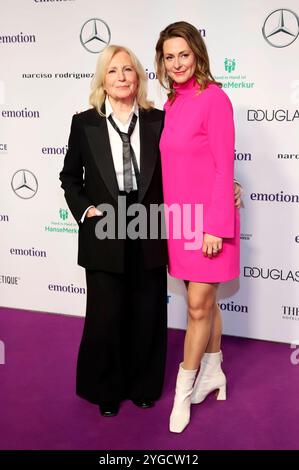 Maren Kroymann und Anja Reschke beim Emotion Award 2024 im Curio Haus. Hambourg, 06.11.2024 *** Maren Kroymann et Anja Reschke au Prix Emotion 2024 à Curio Haus Hamburg, 06 11 2024 Foto:xgbrcix/xFuturexImagex Emotion 4113 Banque D'Images