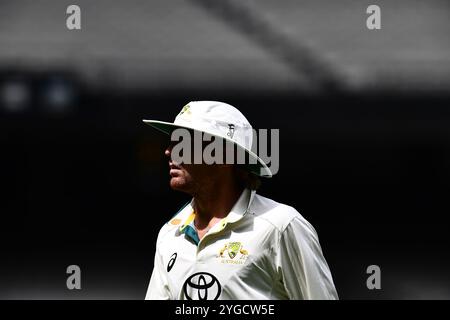 MELBOURNE AUSTRALIE. 7 novembre 2024. Sur la photo : Australie Bowler Nathan McAndrew lors du 2e test non officiel du match de cricket de la série de test Australie A vs Inde A au Melbourne Cricket Ground, Melbourne, Australie le 7 novembre 2024. Crédit : Karl Phillipson / Alamy Live News Banque D'Images