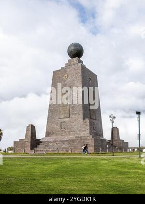 Monument de l'Équateur, Mitad del Mundo, Quito, Équateur, Amérique du Sud Banque D'Images