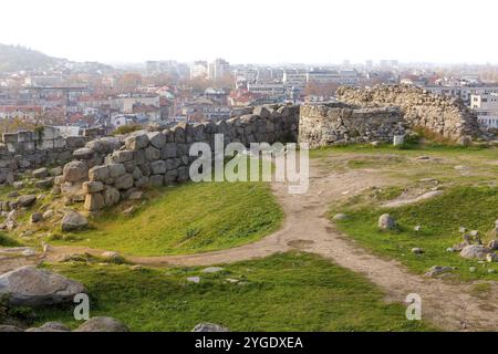 Plovdiv, Bulgarie vue sur la ville et les ruines de l'ancienne forteresse Nebet Tepe Banque D'Images