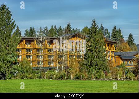 Sonnenalp Resort, ciel bleu, près de Ofterschwang, Allgaeu, Bavière, Allemagne, Europe Banque D'Images
