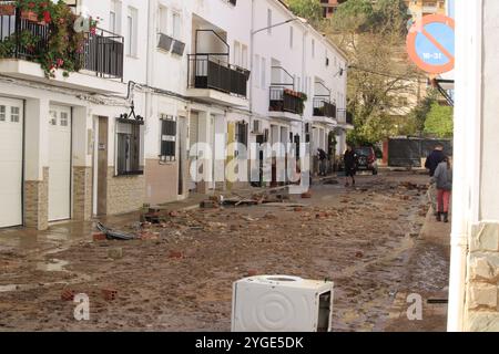 Destruction et dévastation dues aux inondations dues aux pluies torrentielles à Mira, Cuenca, Espagne 10-30-2024 Banque D'Images