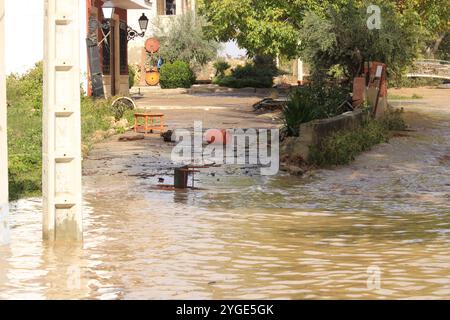 Destruction et dévastation dues aux inondations dues aux pluies torrentielles à Mira, Cuenca, Espagne 10-30-2024 Banque D'Images