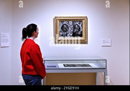 Édimbourg, Écosse, Royaume-Uni. 7 novembre 2024. Pour la première fois en Écosse, une exposition de l'une des plus belles et des plus importantes collections de dessins et d'aquarelles directement de Chatsworth House dans le Derbyshire. À la Royal Scottish Academy, vous pourrez voir 50 dessins rarement vus par certains des plus grands noms de l'art européen, dont Albrecht Dürer, Hans Holbein le jeune, Peter Paul Rubens, Rembrandt van Rijn et Anthony van Dyck. Ouvert au public du 9 novembre au 25 février 2025. Crédit : Craig Brown/Alamy Live News Banque D'Images