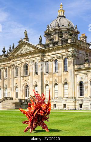 Sir Tony Cragg 'Industrial nature' 2024 à Castle Howard Yorkshire - Castle Howard une maison de campagne anglaise dans le North Yorkshire Angleterre GB Europe Banque D'Images