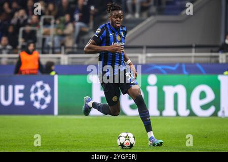 Milan, Italie, Italie. 6 novembre 2024. Yann Bissecek de l'Inter Milan lors du match MD4 de l'UEFA Champions League, League phase entre le FC Internazionale et l'Arsenal FC au Stadio Giuseppe-Meazza le 6 novembre 2024 à Milan, Italie. (Crédit image : © Matthieu Mirville/ZUMA Press Wire) USAGE ÉDITORIAL SEULEMENT! Non destiné à UN USAGE commercial ! Banque D'Images