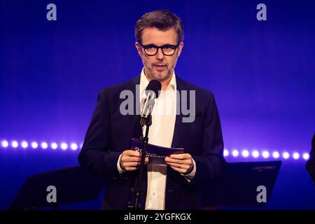 Copenhague, Danemark. 05 novembre 2024. Le roi Frederik X de Danemark vu sur scène lors du spectacle de remise des prix, le Kronprinsparrets priser 2024, à VEGA à Copenhague. Banque D'Images